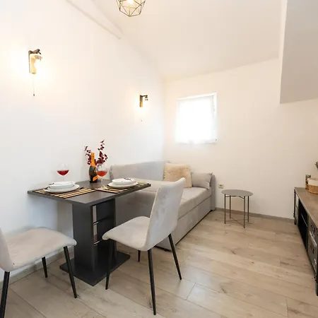 Appartamento Milas Okrug Gornji