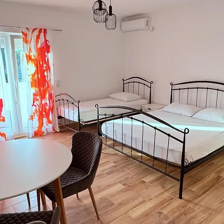 Appartamento Milas Okrug Gornji